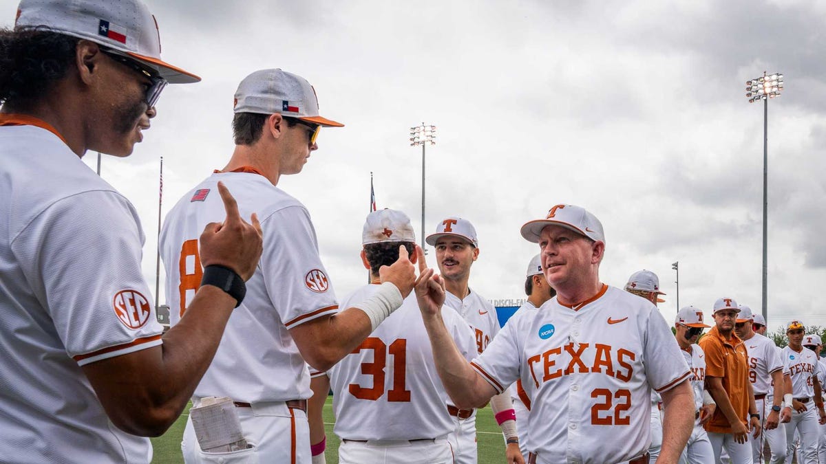 The Longhorns just lost 16 transfers. Is that a lot?