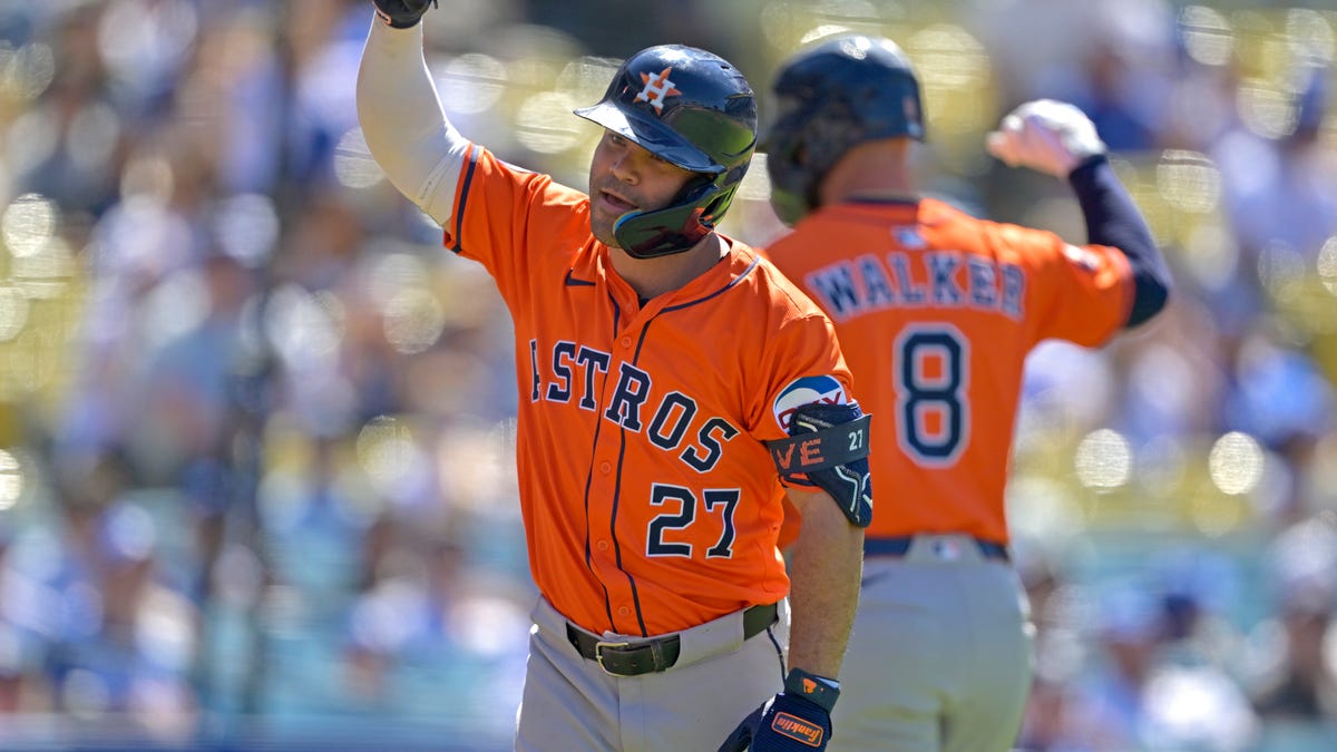 Astros rise, standings tight near All-Star break