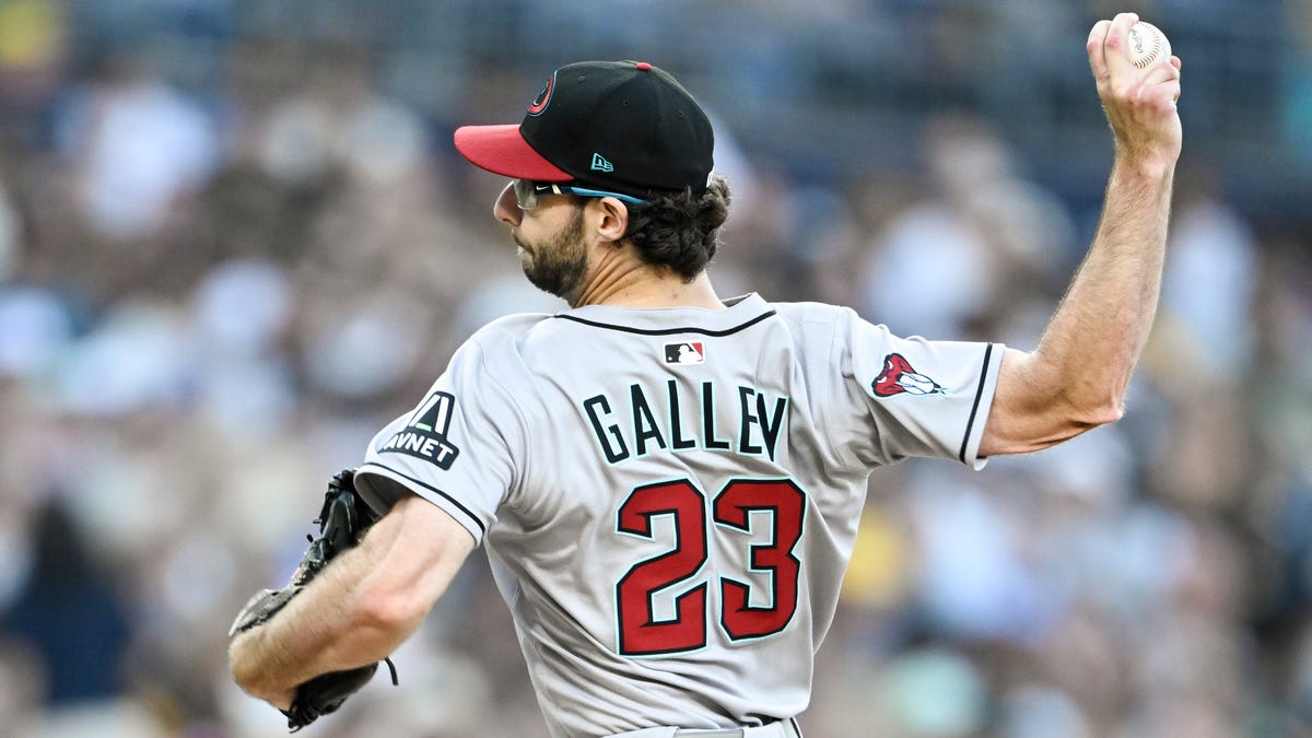 Diamondbacks lose another bullpen arm but take opener over Padres