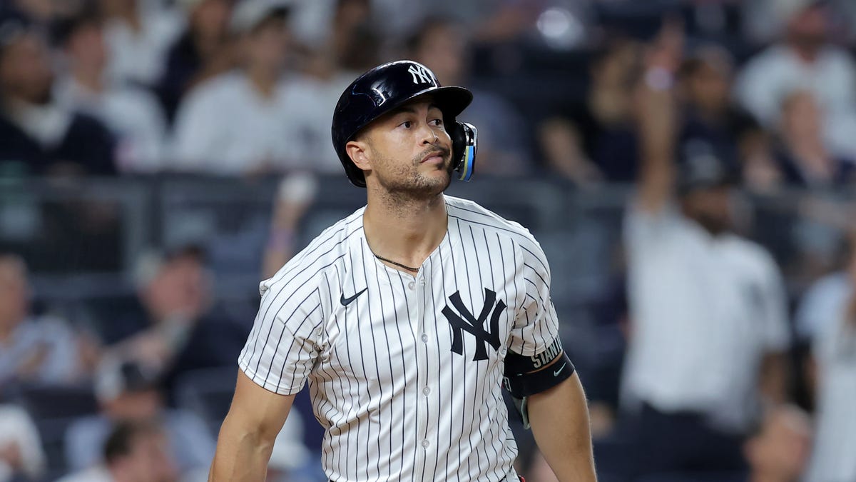 Yankees change their infield dynamic, power their way to victory