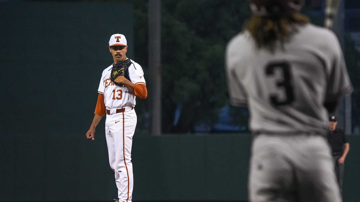 Three Texas baseball pitchers to skip 2025 MLB Draft, return to UT