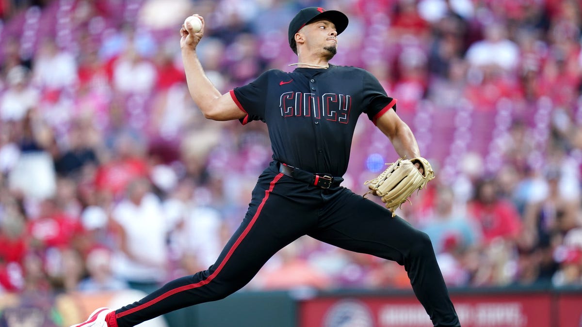 Chase Burns strikes out 10 in fourth career Reds start