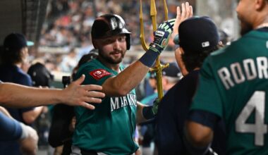 Mariners' Cal Raleigh hits grand slam, sets MLB record with home runs