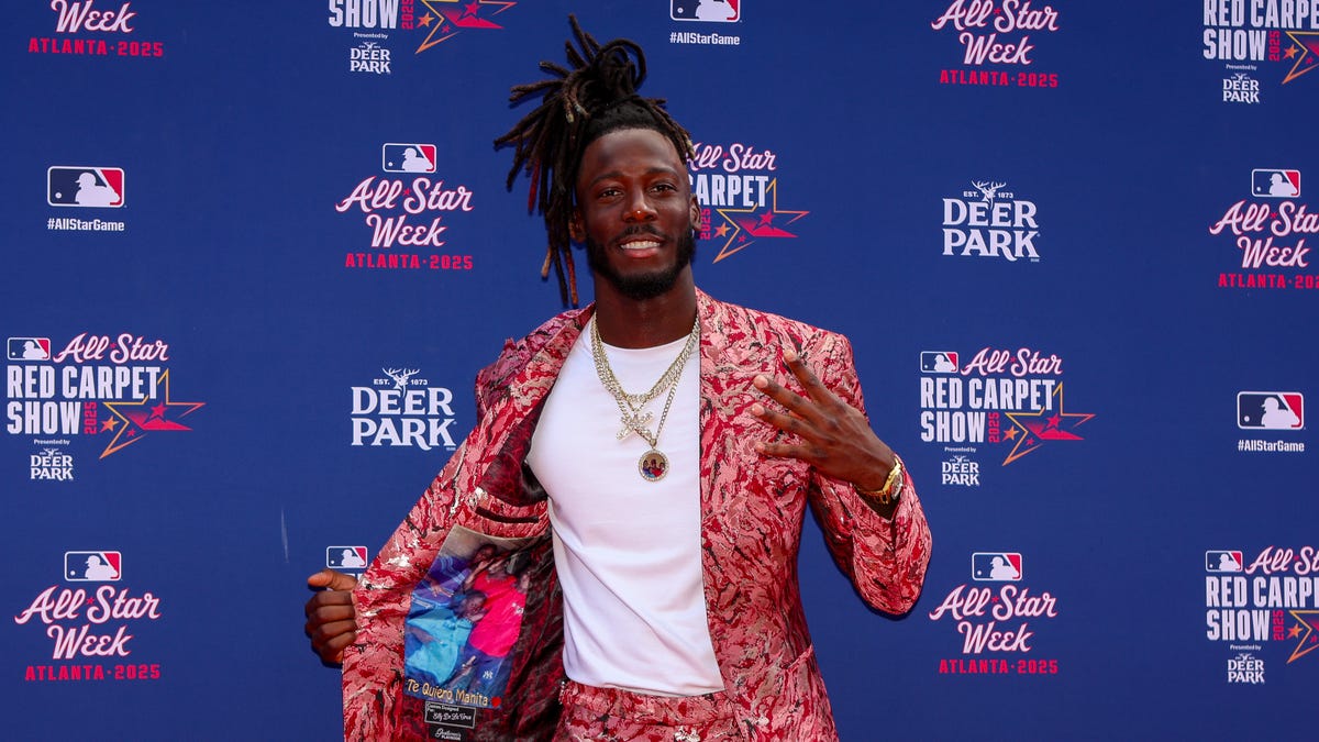 Ken Griffey Jr bets on Reds shortstop Elly De La Cruz's stolen bases