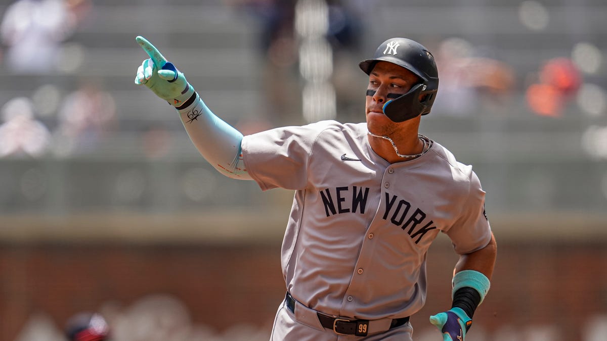 Yankees correct course, head to first-place Toronto seeking to get even