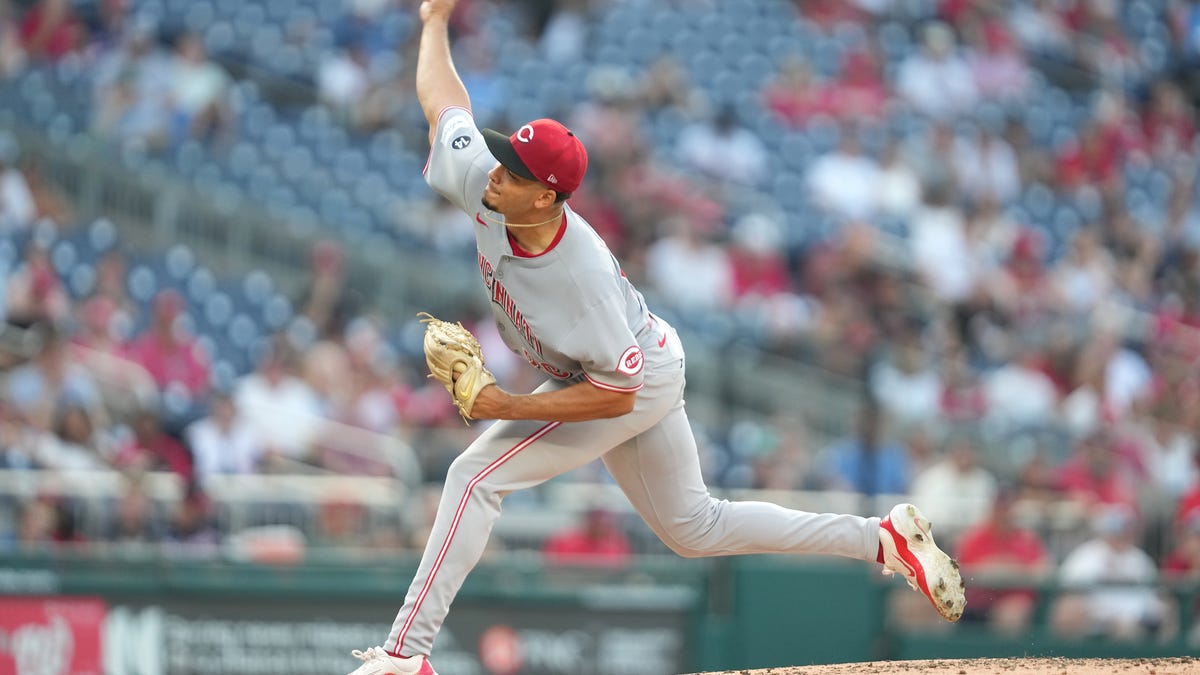 Reds in danger of being swept by Nationals after second loss in series