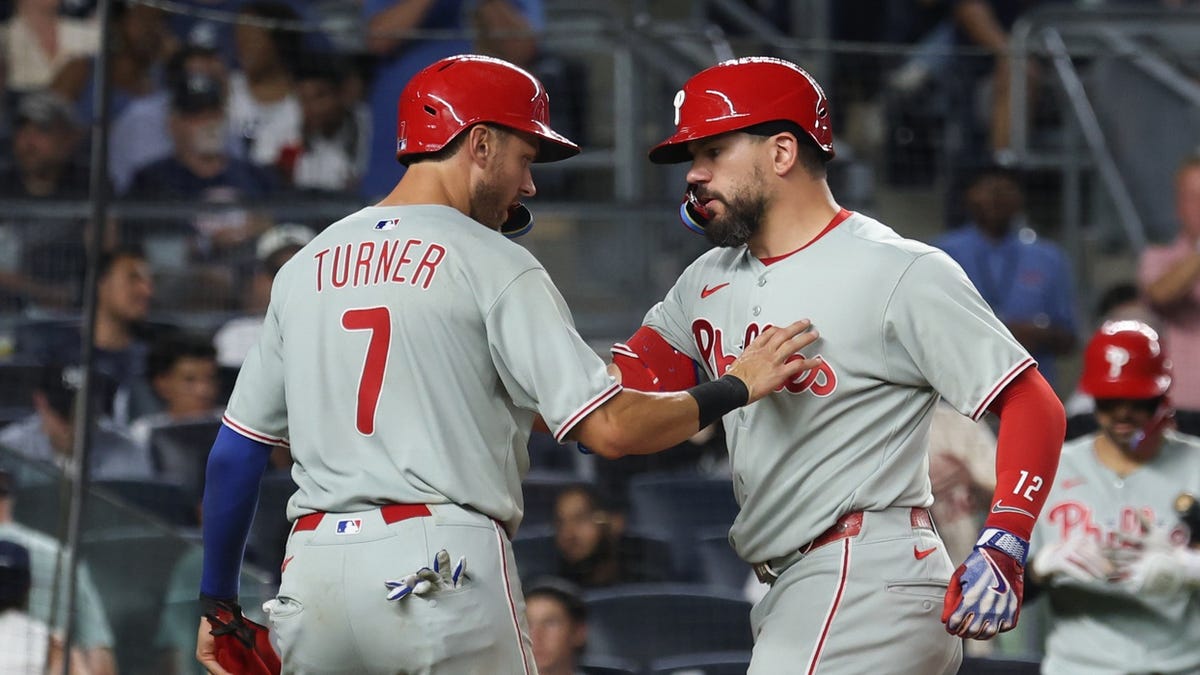 Phillies star gets homer ball back