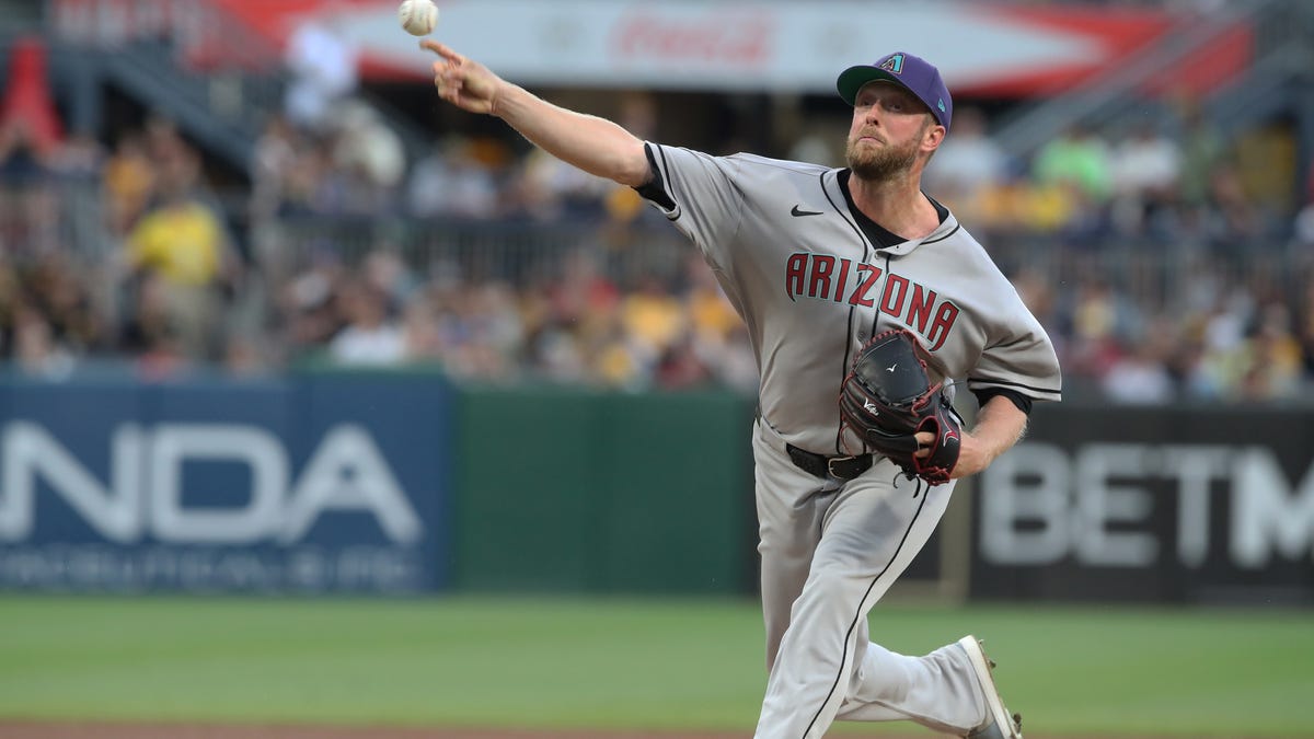 Diamondbacks at Pirates: Game underway after delay