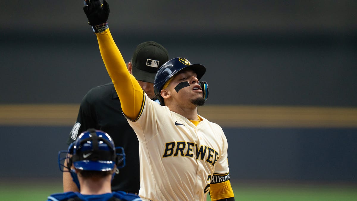 William Contreras causes some consternation with his baserunning