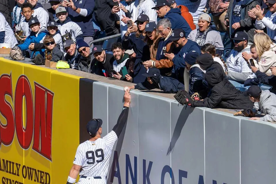 New York Yankees captain Aaron Judge interacts with fansJulian Leshay Guadalupe&sol;NorthJersey&period;com &sol; USA TODAY NETWORK via Imagn Images