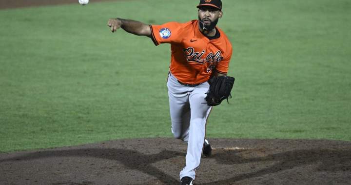 Jays trade for Dominguez from Orioles