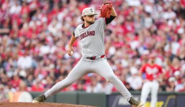 Cincinnati Reds' Elly De La Cruz (44) gestures as he rounds the bases after hitting a solo home run during the third inning of a baseball game against the Chicago White Sox, Thursday, May 15, 2025, in Cincinnati. (AP Photo/Jeff Dean)