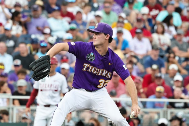 LSU pitcher Kade Anderson (32) delivers a pitch during an NCAA College World Series baseball game on Saturday, June 14, 2025 in Omaha, Neb. (AP Photo/Cory Eads)