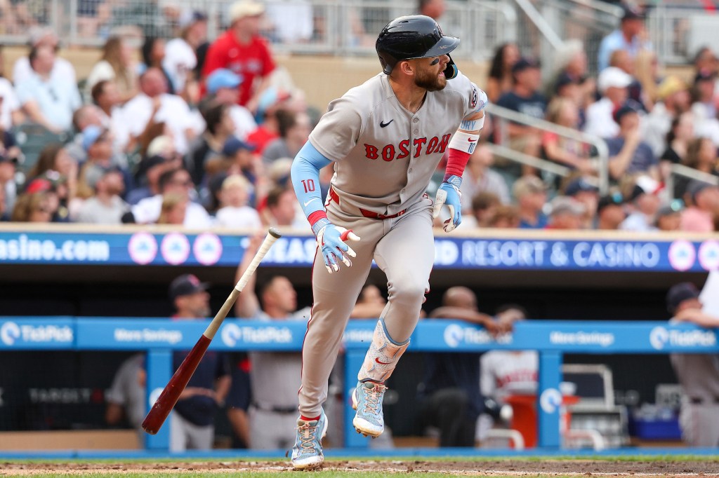 Red Sox out-blast and outlast Twins in 8-5 victory