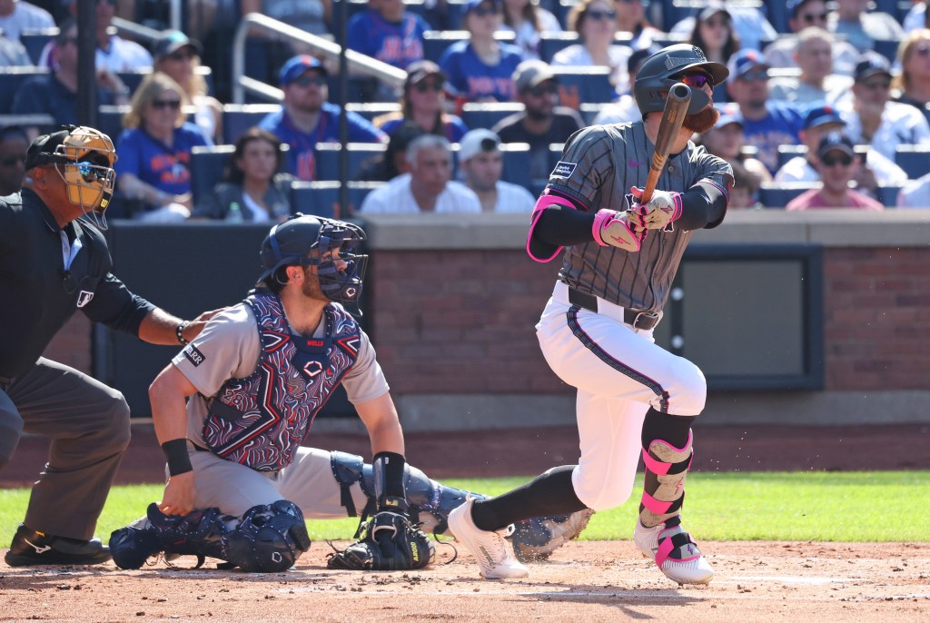 Brandon Nimmo belts a grand slam homer in the first inning of the Mets' win over the Yankees.