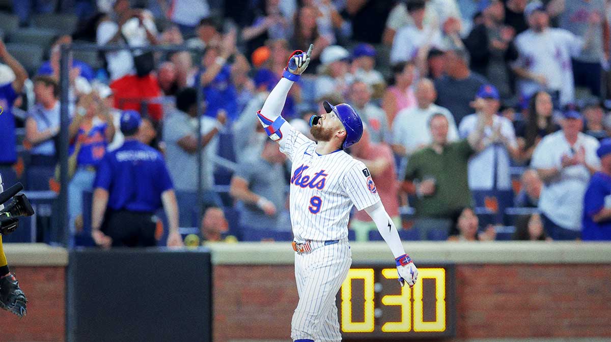 New York Mets left fielder Brandon Nimmo (9) rounds the bases after hitting a solo home run against the Milwaukee Brewers during the second inning at Citi Field.