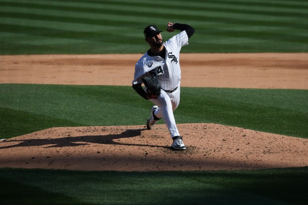 Chicago White Sox pitcher Martín Pérez (54) pitches during the fifth inning of a game against the Boston Red Sox at Rate Field on Saturday, April 12, 2025, in Chicago. (Audrey Richardson/Chicago Tribune)