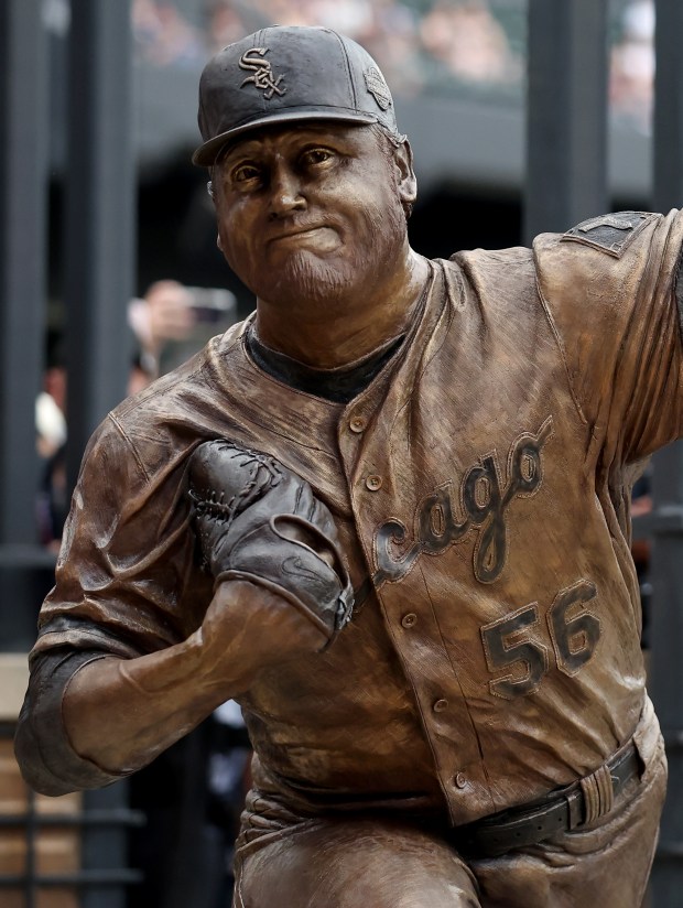 The new bronze statue of White Sox great Mark Buehrle is unveiled at Rate Field in Chicago, July 11, 2025. (Chris Sweda/Chicago Tribune)