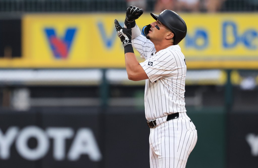 Chicago White Sox beat the Philadelphia Phillies 9-3 following a Rate Field rain delay – Chicago Tribune