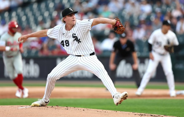 Chicago White Sox starting pitcher Jonathan Cannon delivers to the Philadelphia Phillies in the first inning of a game at Rate Field in Chicago on July 29, 2025. (Chris Sweda/Chicago Tribune)