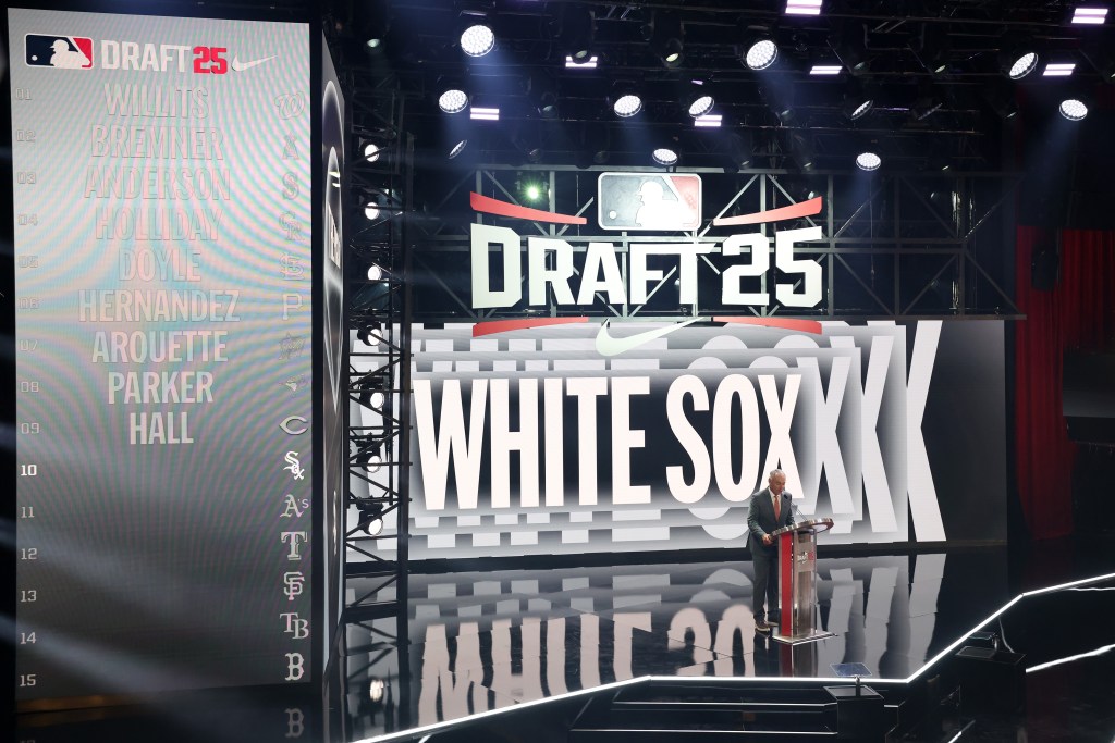 Chicago White Sox select SS Billy Carlson at No. 10