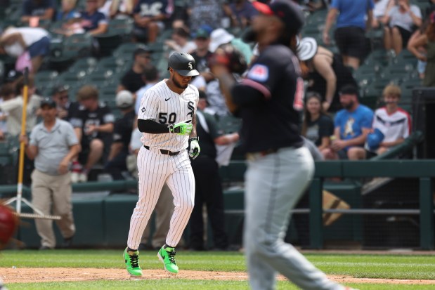 Chicago White Sox second base Lenyn Sosa (50) jogs off the field after grounding out, resulting in the Cleveland Guardians 6-5 win at Rate Field on Sunday, July 13, 2025. (Eileen T. Meslar/Chicago Tribune)