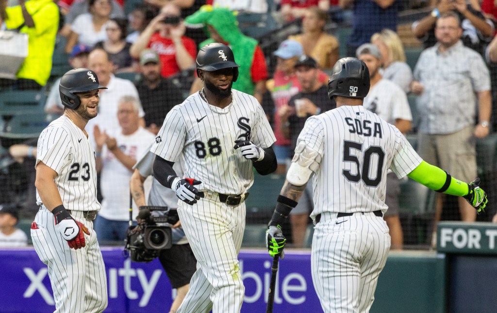 Luis Robert Jr. shows defense, power in 6-2 win