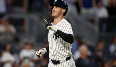 Cody Bellinger hits 3 home runs against former team