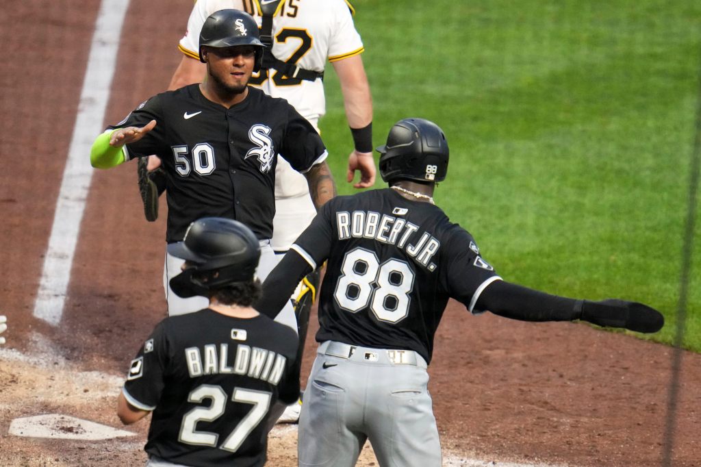 Chicago White Sox rally for 10-4 rout of Pittsburgh Pirates