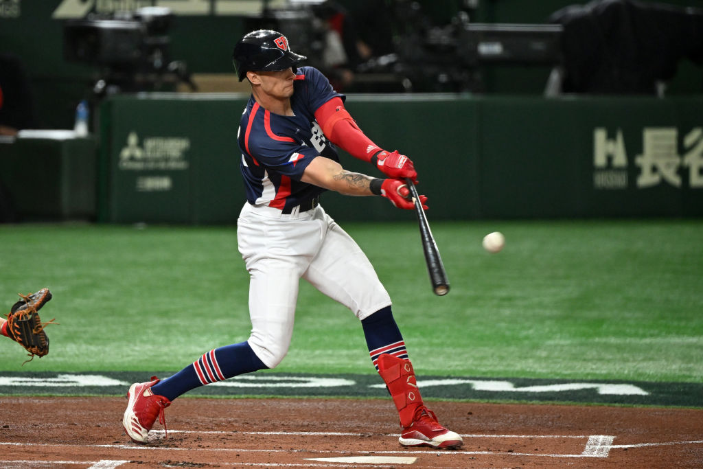 Marek Chlup Makes NPB History with Yomiuri Giants Debut