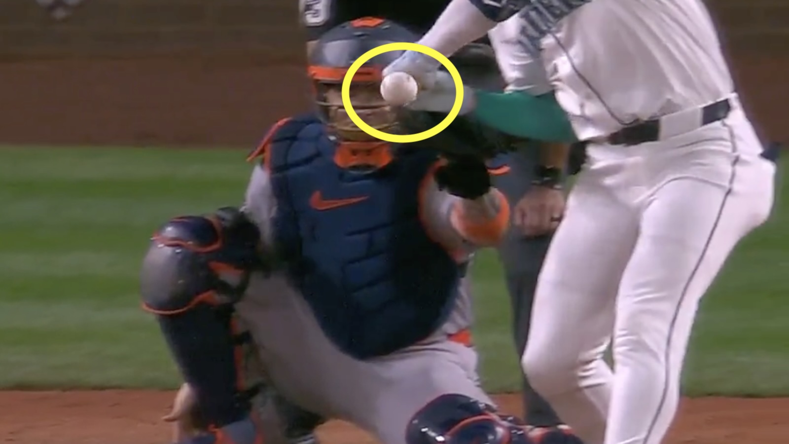 Mariners tied game on controversial call by umpires
