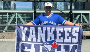 Blue Jays fan gets apology after flag confiscation