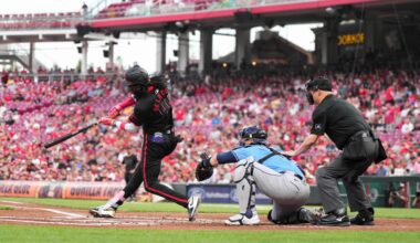 Cincinnati Reds' Elly De La Cruz (44) hits a single during the first inning of a baseball game against the Tampa Bay Rays, Friday, July 25, 2025, in Cincinnati.