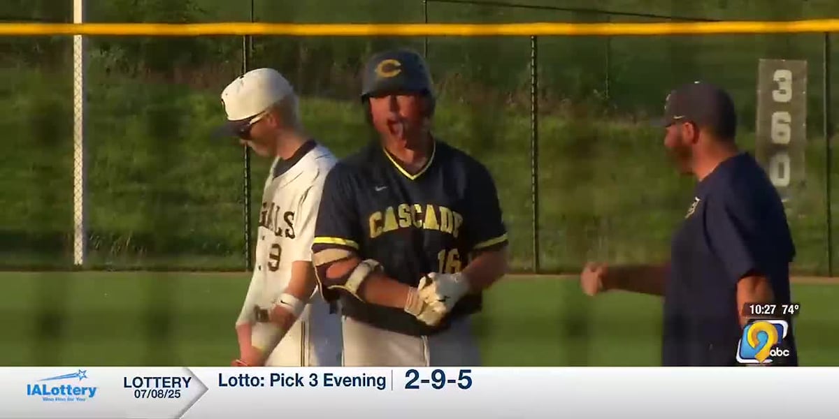 Cascade upsets Iowa City Regina in the 2A baseball playoffs 4-0