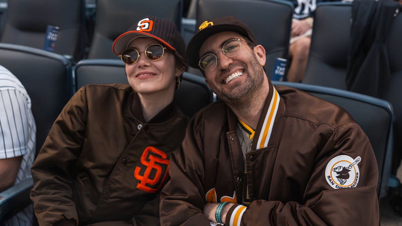 Emma Stone and Dave McCary Were Caught on the Jumbotron Being Adorable in Matching Merch