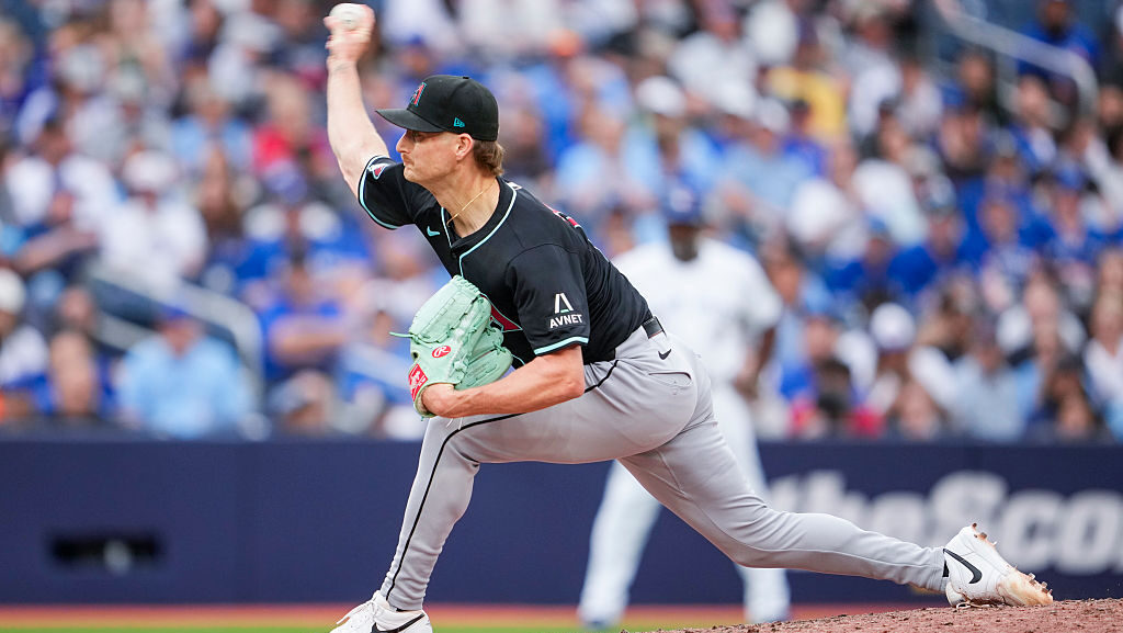 Shelby Miller #18 of the Arizona Diamondbacks...