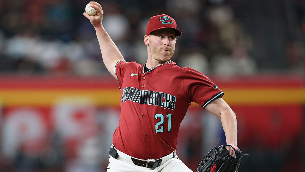 Relief pitcher Anthony DeSclafani #21 of the Arizona Diamondbacks pitches against the San Francisco...