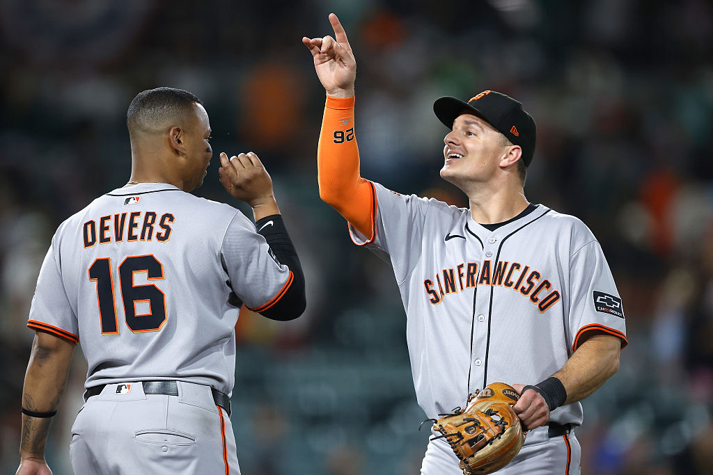 Surging San Francisco Giants set for showdown with Phillies