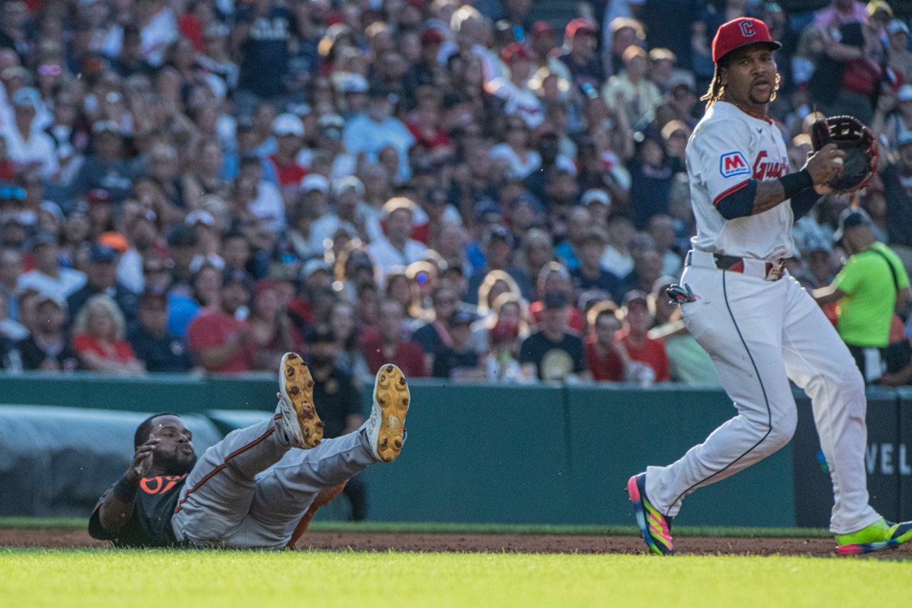 Steven Kwan’s clutch hit propels Guardians to fourth straight win over Orioles, 3-2