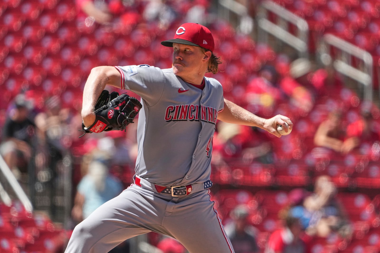 Cincinnati Reds starting pitcher Andrew Abbott throws during the seventh inning of a baseball game against the St. Louis Cardinals Sunday, June 22, 2025, in St. Louis. (AP Photo/Jeff Roberson)