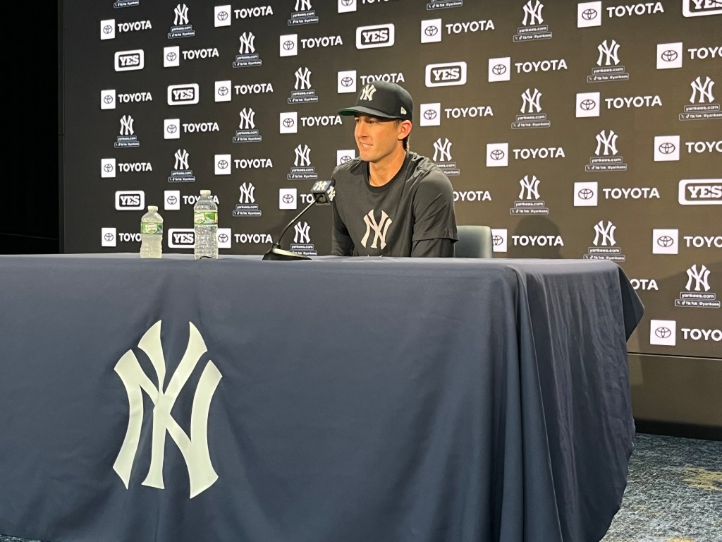 Ryan McMahon makes Yankees debut after Rockies trade