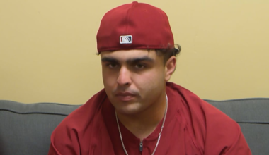 Dusty Baker sits down with Reds top prospect Sal Stewart