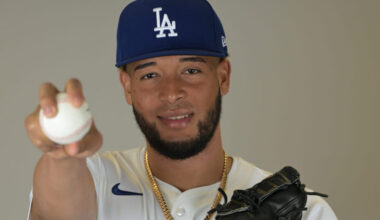 Dodgers To Select Julian Fernández