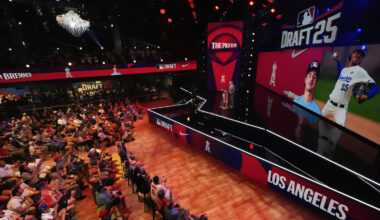 Diamondbacks take Brian Curley...