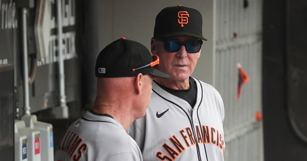 Giants exercise contract option on manager Bob Melvin for the 2026 season