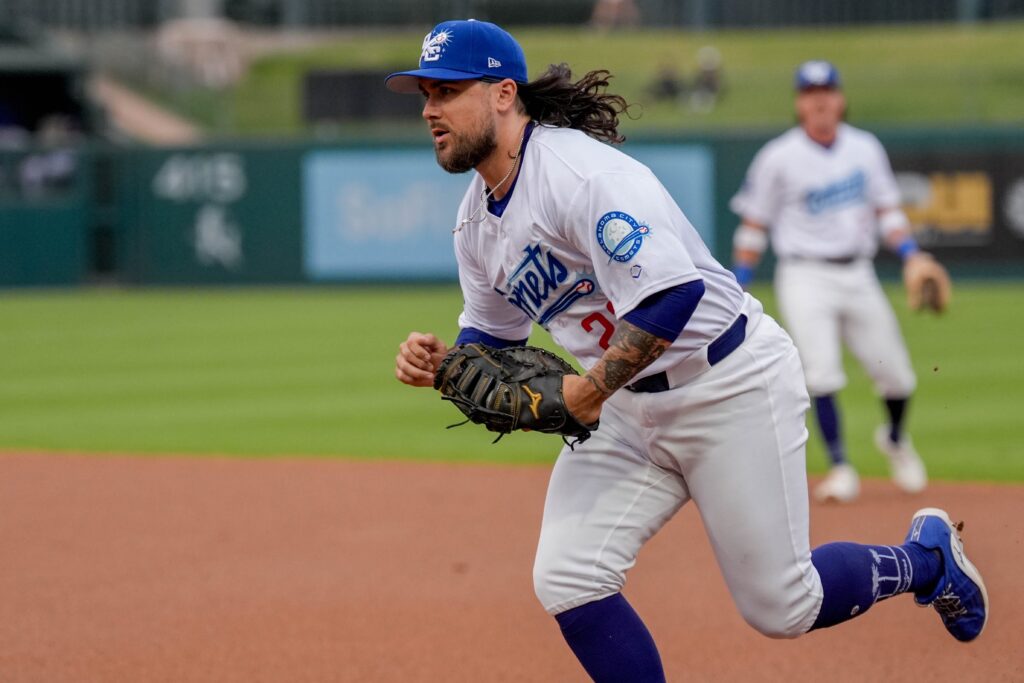 Michael Chavis Signs With NPB's Chunichi Dragons