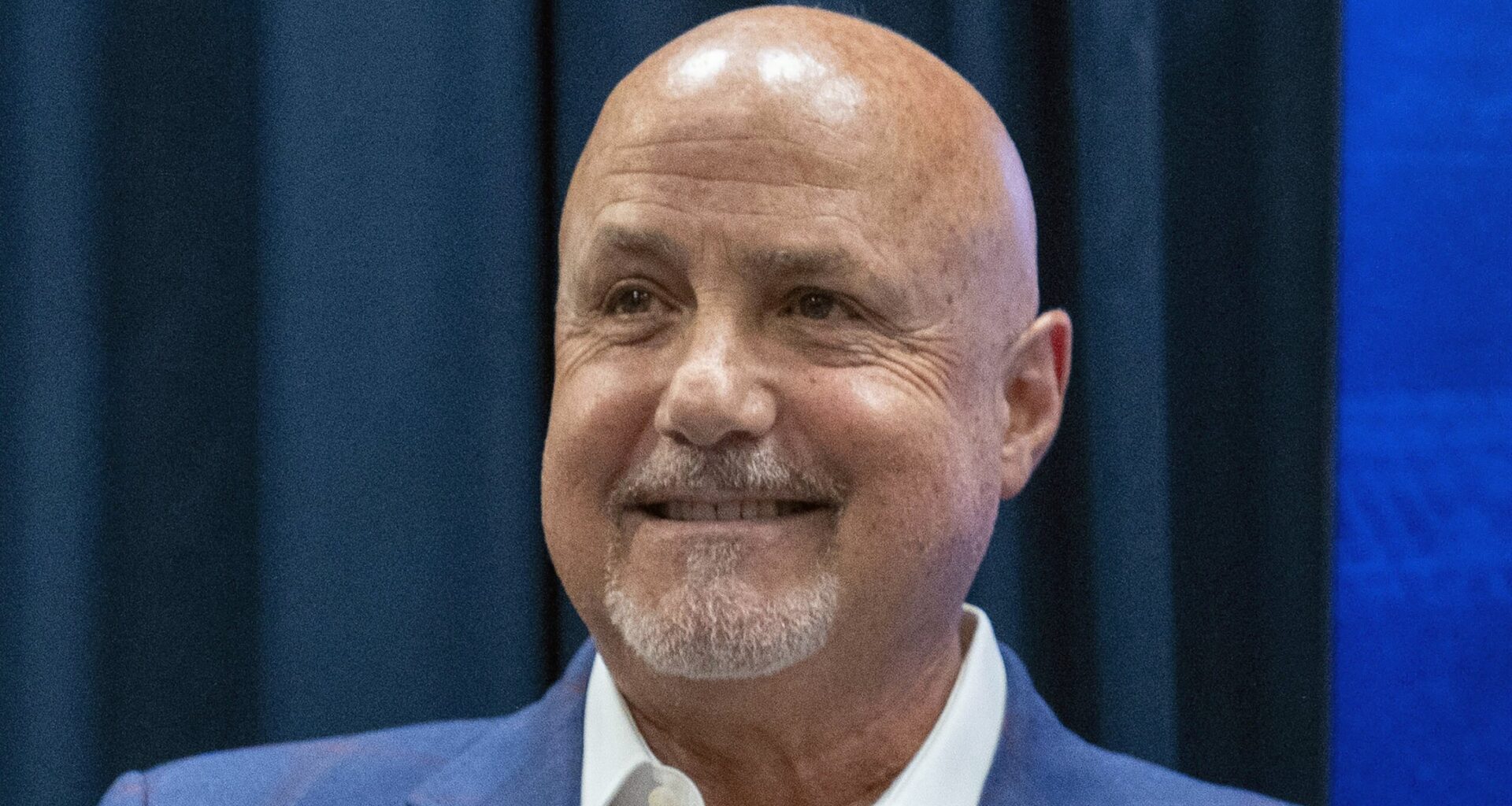 Nationals’ fired general manager offers free beer to fans