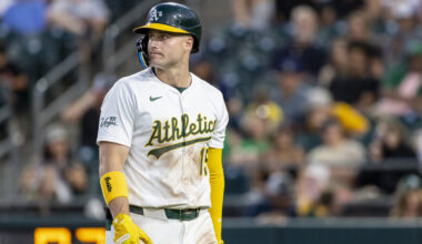 Seth Brown signs with Diamondbacks...