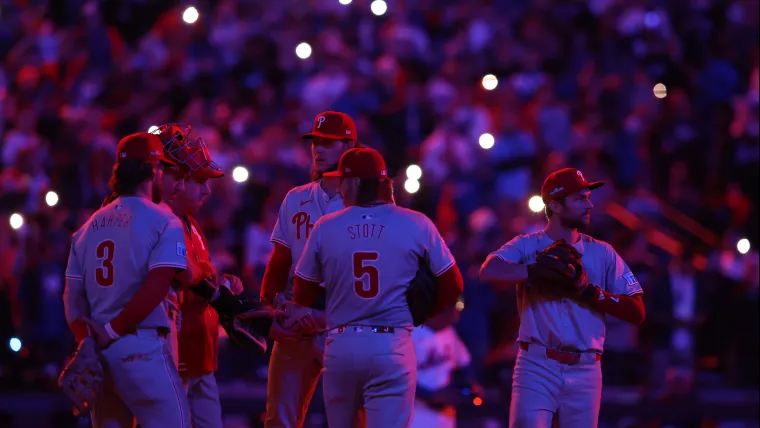 5-player Phillies trade proposal lands two coveted relievers in Philadelphia image