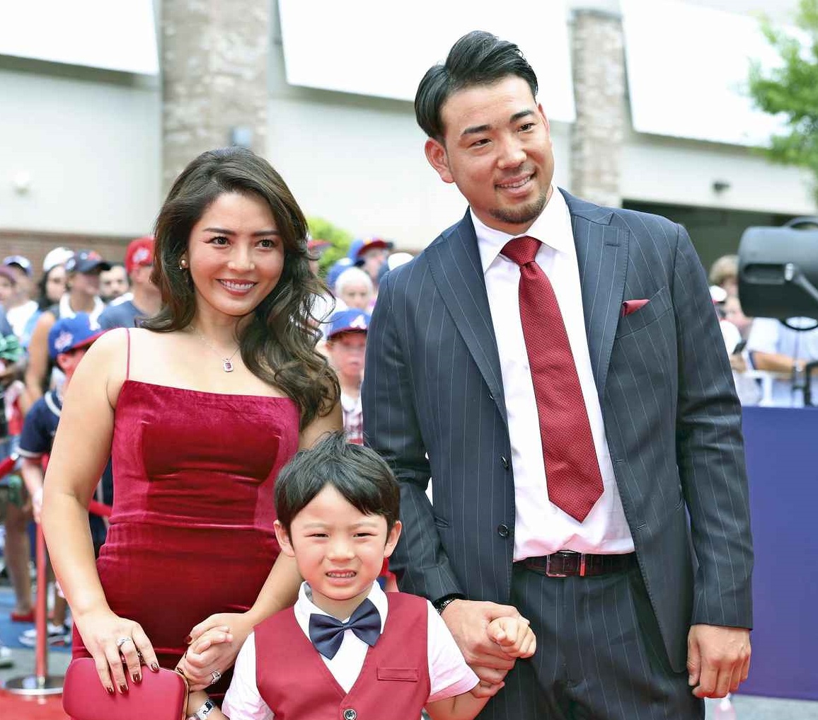 Japanese baseball star Ohtani, wife walk red carpet before all-star game